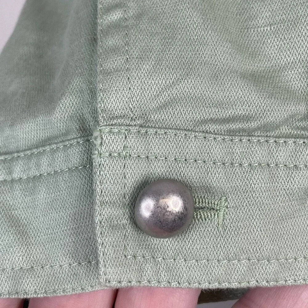 Chicos *details button